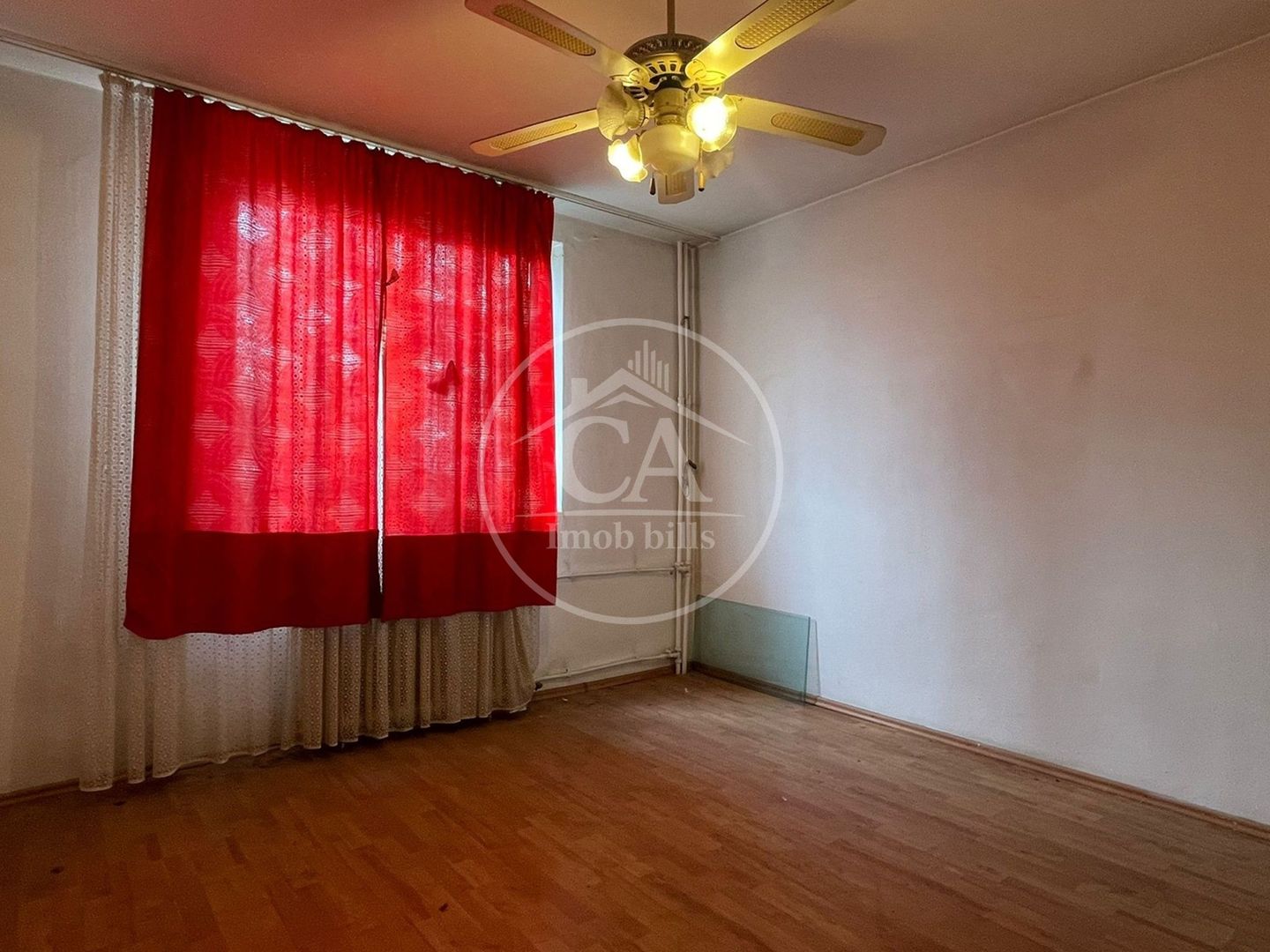 Apartament de vânzare cu 3 camere în zona Nufarul, Oradea - Poză 3