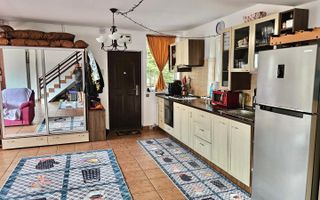 Casa de vacanta la liziera padurii cu vedere libera catre muntii Bucegi - Poză 5