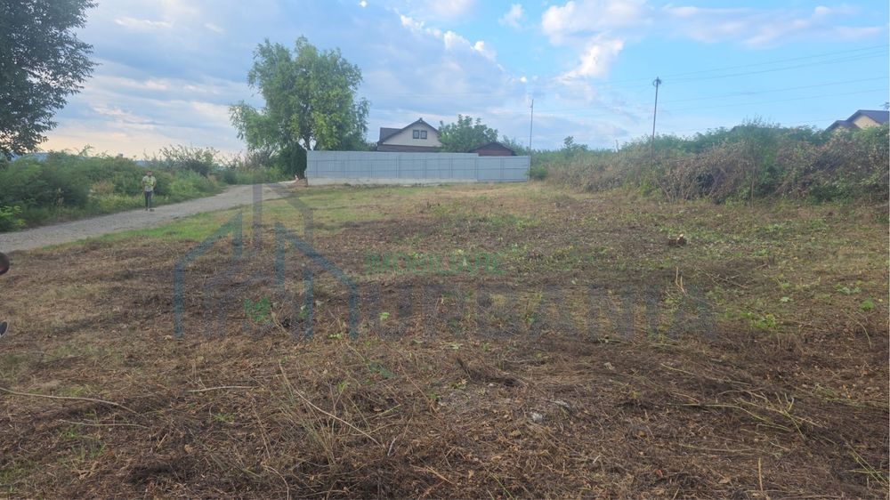 Teren de vânzare în Horpaz, comuna Miroslava – 813 mp + cotă indiviză 187 mp, front stradal 45 mp - Poză 1