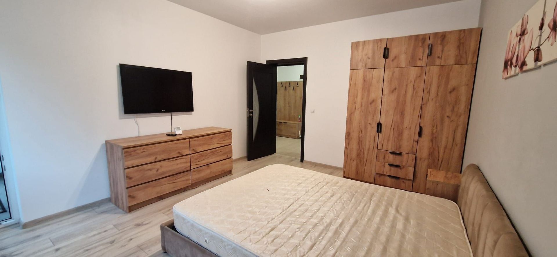 Apartament 1 camera Dec 42 mp. + curte Bucium Family Market 320 euro - Poză 2