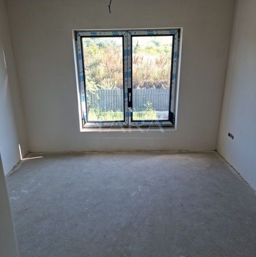 Casa cu 4 camere de vanzare in Iris - Poză 2