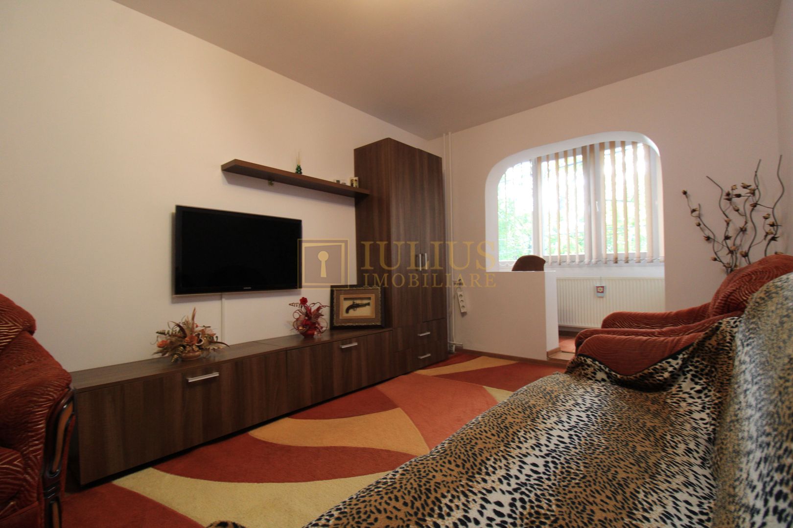 Zona Lipovei, 2 camere,  centrala proprie - Poză 2
