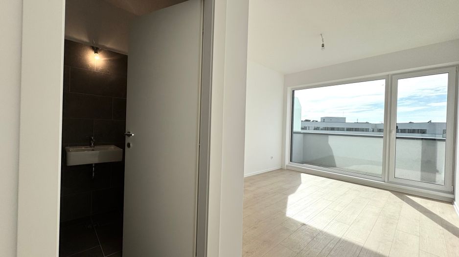 3 camere. Bucătărie închisă. Vedere panoramică. Reper Mall Colosseum - Poză 12