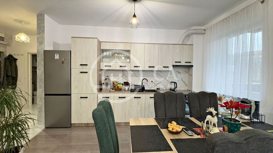 Apartament de vânzare cu 3 camere în Prima Universității, Oradea - Poză 1