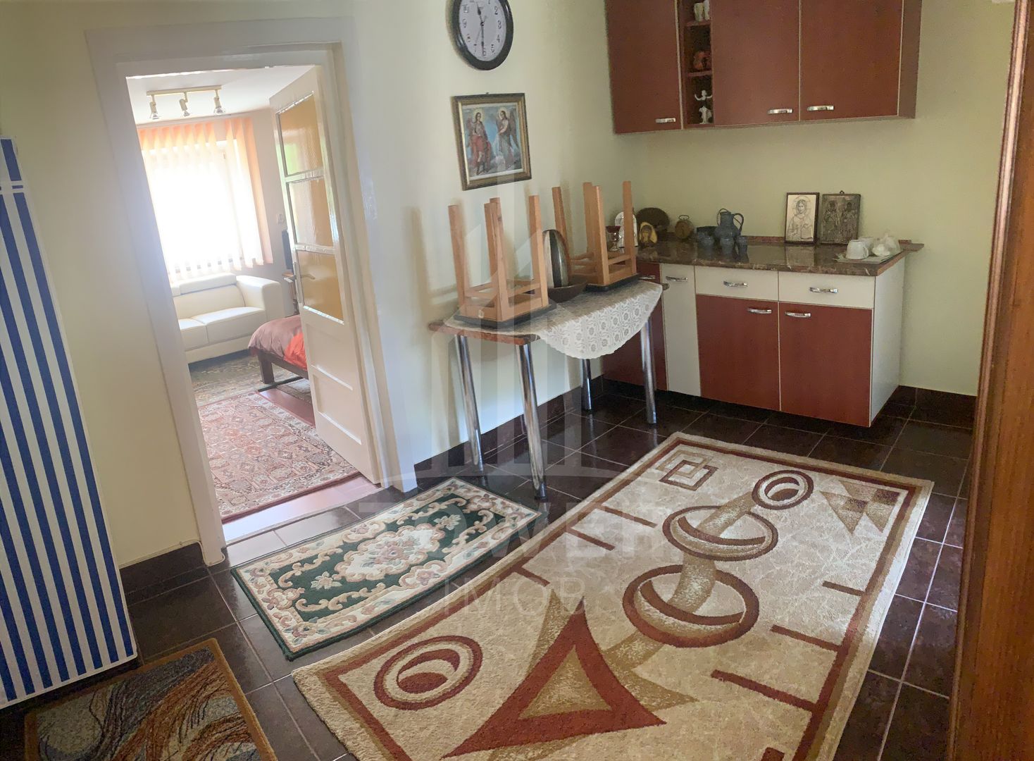 Casă în centrul Cisnădioarei cu 243mp de locuit și teren de 936mp - Poză 24