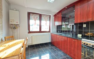 Apartament 2 camere Republicii Etaj III - Carei - Poză 1