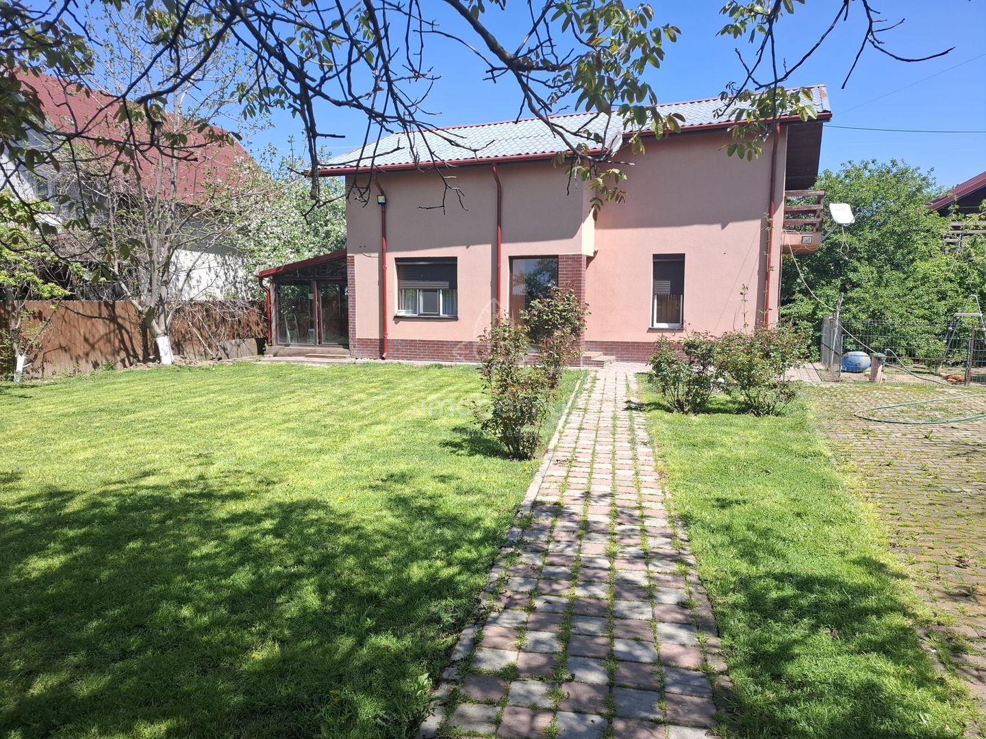 Casa de vanzare Adunatii Copaceni - pret imbatabil - Poză 1