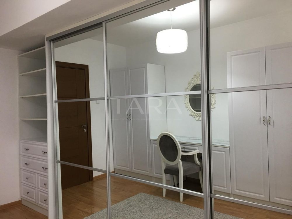 Apartament cu 4 camere, terasă de 97 mp, parcare inclusă. - Poză 3