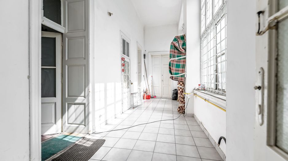 Spațiu comercial cu 5 căi de acces, clădire complet restaurată. - Poză 9