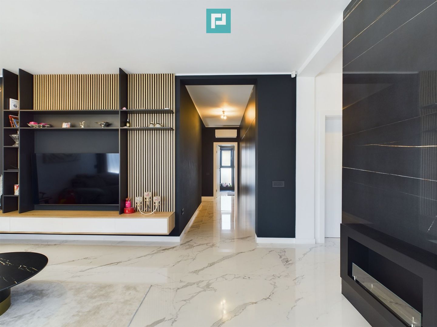 Vilă Exclusivistă Dumbrăvița - Poză 1