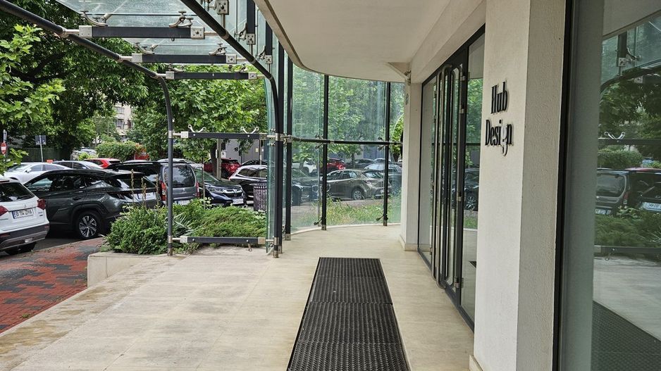 Spațiul deosebit pentru , showroom,  reprezentanță,  office - Poză 8