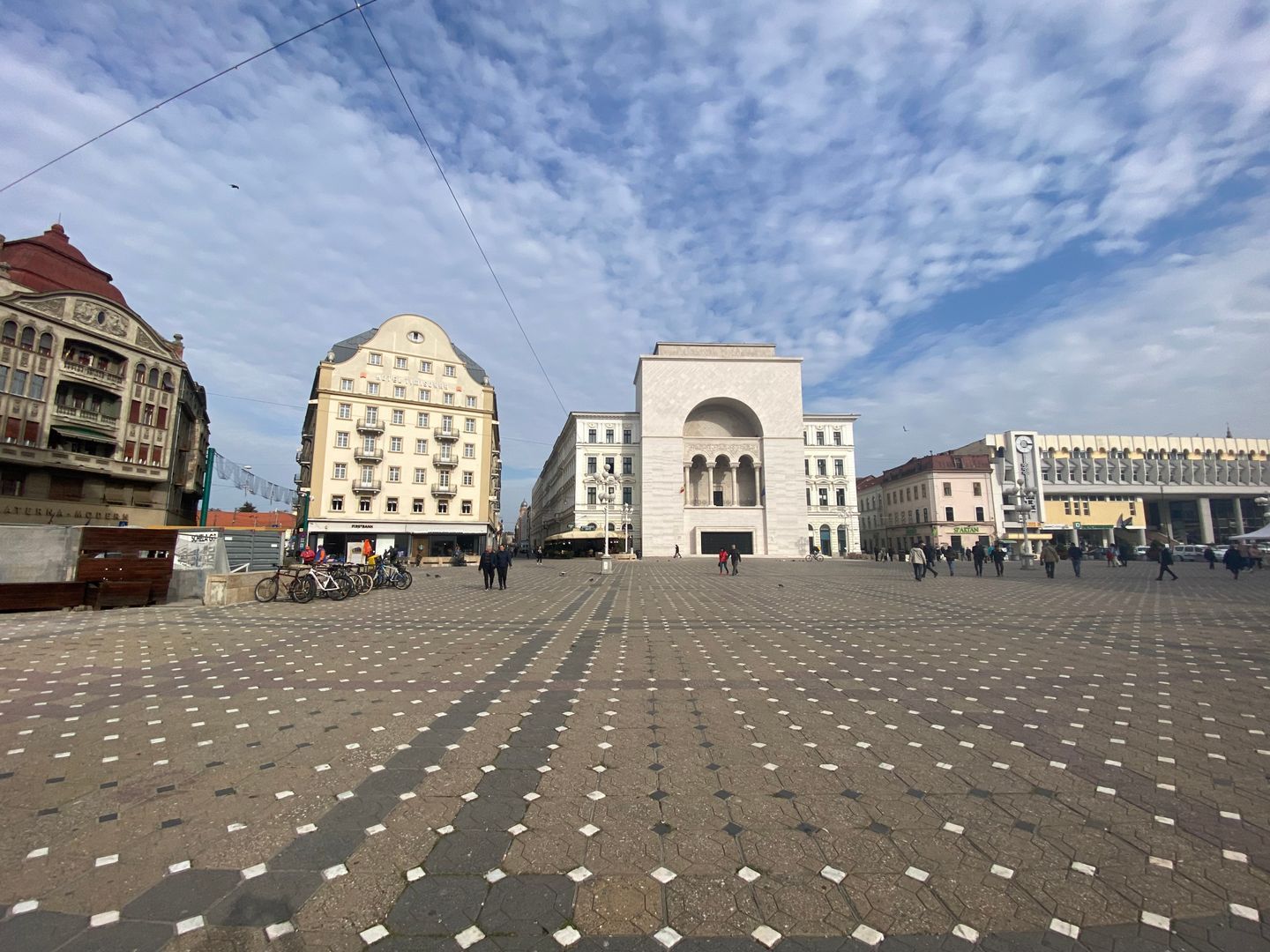 Apartament in Piata Victoriei - Poză 1