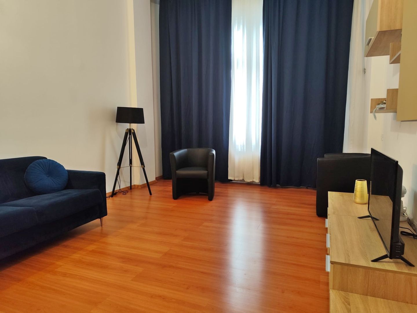 Inchiriere 3 camere  ultracentral, str. Iuliu Maniu, Oradea - Poză 3