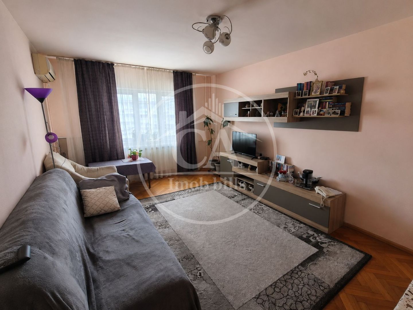 Apartament cu 3 camere de vânzare în zona Rogerius, Oradea - Poză 1