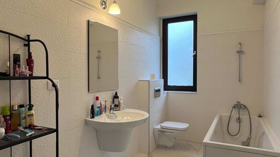 Vila individuala cu 5 camere Otopeni - Poză 15