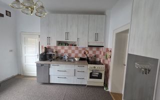 Apartament la casa 72 mp utili pet friendly si curte in zona Lazaret - Poză 6