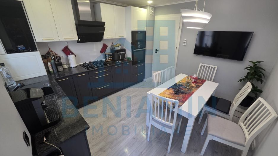 Trei camere decomandat ultra-renovat 2 bai Mcdonalds etaj 2 - Poză 3