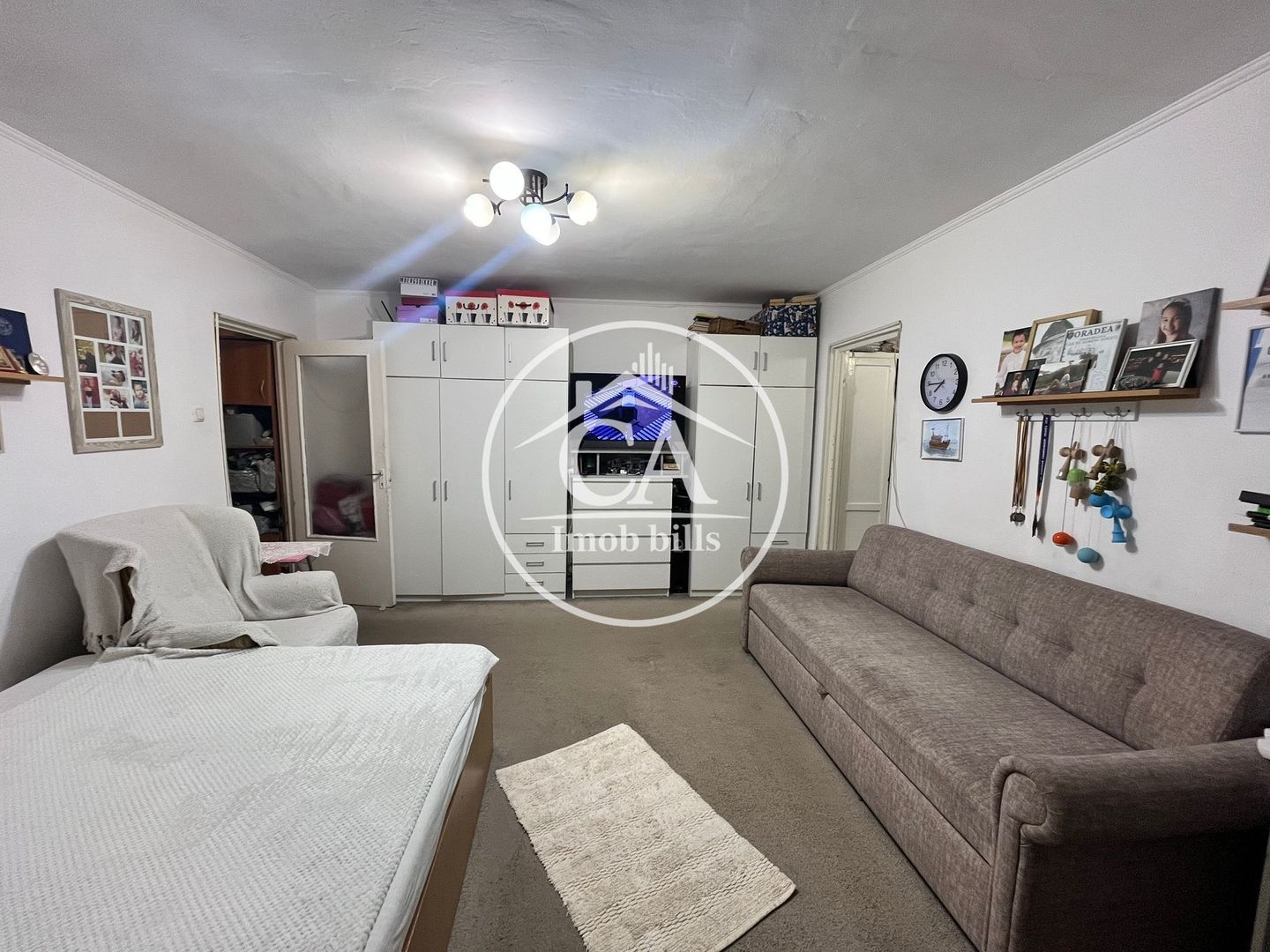Apartament de vânzare cu 2 camere în zona Rogerius, Oradea - Poză 2