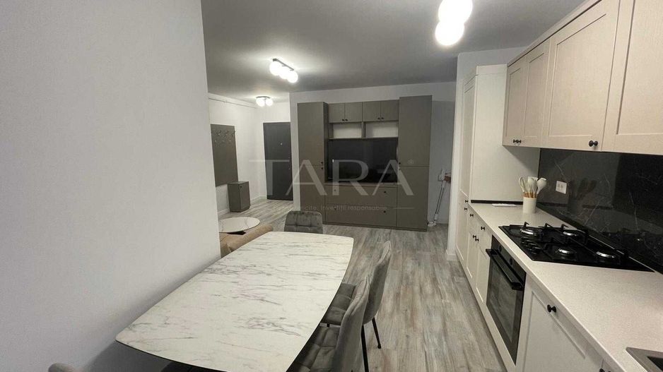 Apartament 2 camere decomandate + living,  zonă premium. - Poză 1