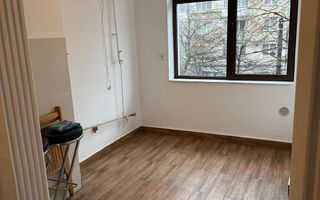 Apartament 3 camere – semidecomandat – ultracentral, Bd. Unirii - Poză 1