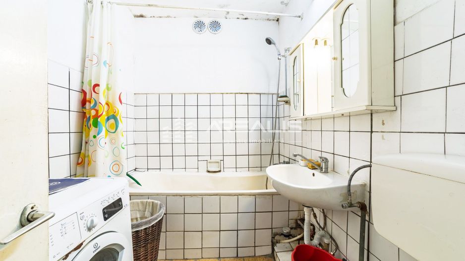 Apartament spațios 3 camere, central - Poză 12