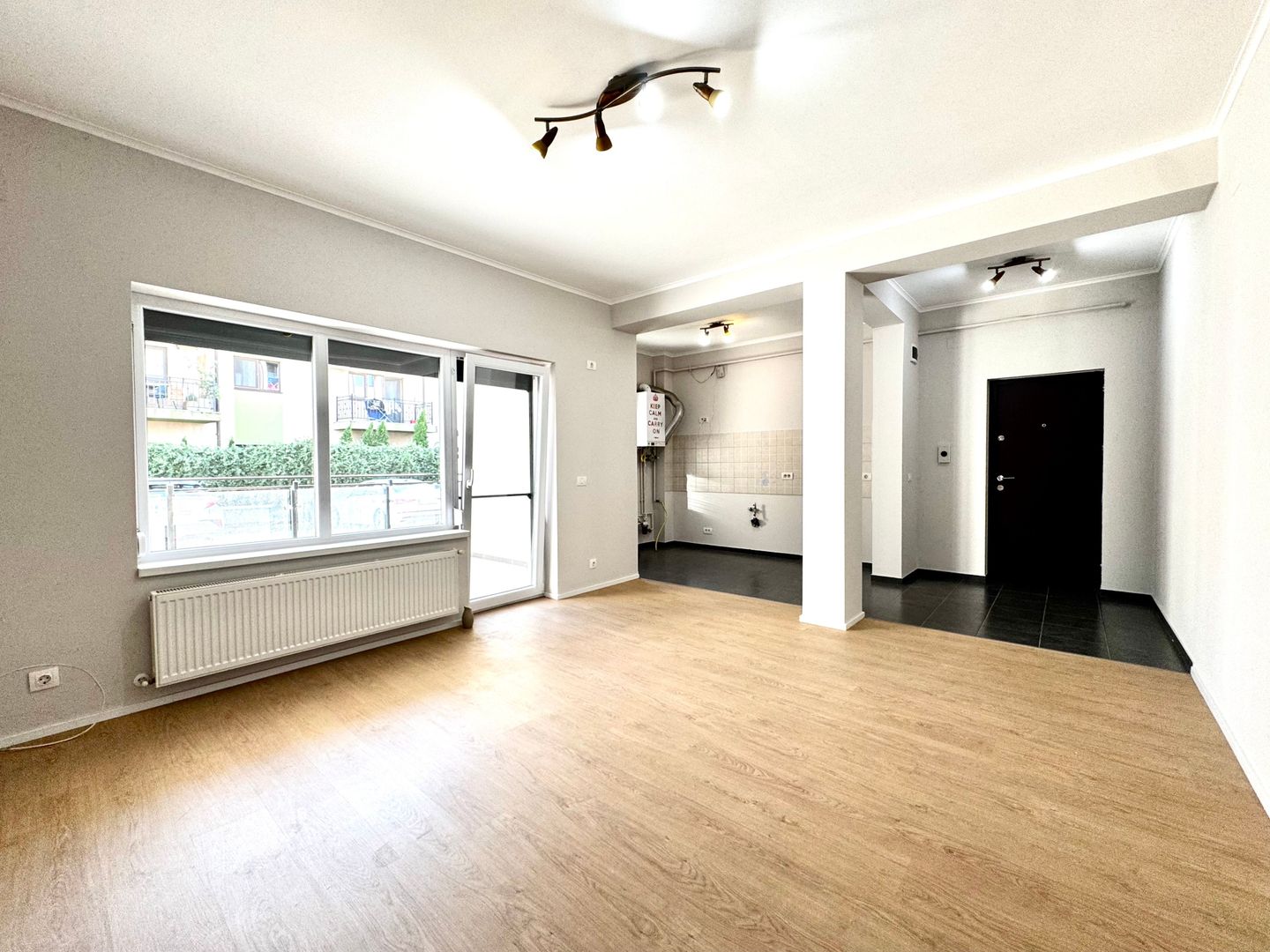 Apartament cu 3 camere | Parter | Terasă | Parcare | Braytim - Poză 2