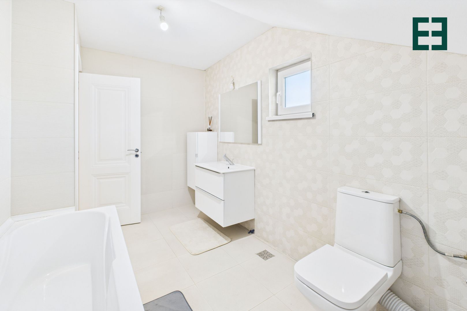 Casă nouă cu 5 camere - Localitatea Păuliș - DEVA - Poză 22