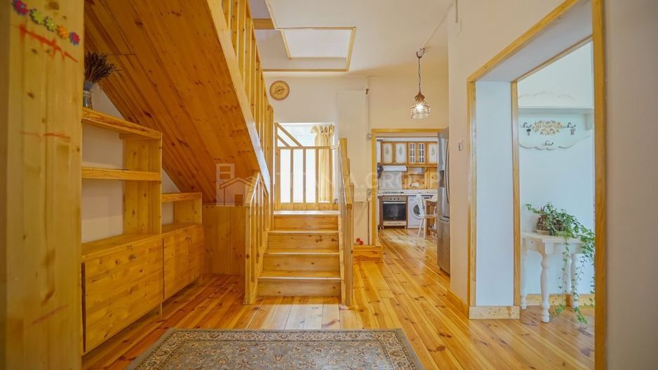 Vila in Poiana Brasov cu teren generos 1600mp, 2 corpuri, comision 0 - Poză 2