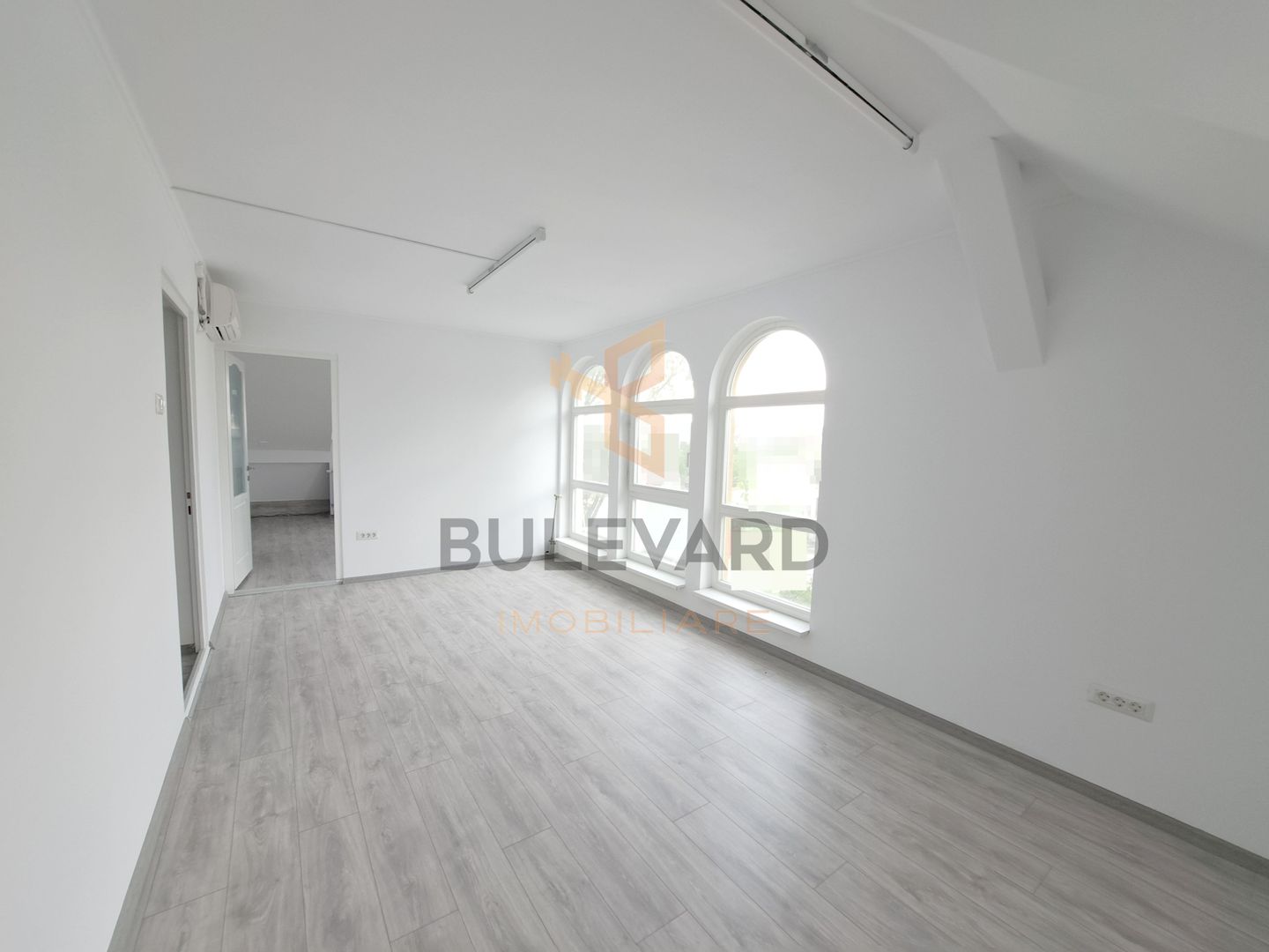 Spatiu birouri 147 mp + 4 locuri de parcare, zona Pod Ira! - Poză 7