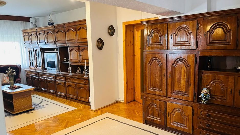 Apartament ultracentral, 3 camere, cu priveliste impresionanta, langa Mercur - Poză 16