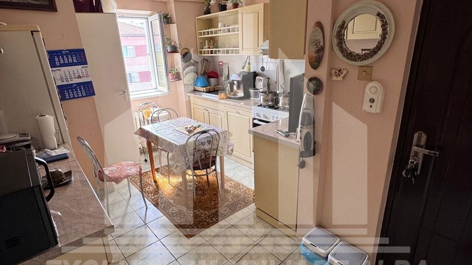 Apartament cu 2 camere de vanzare, Cetate - Poză 2