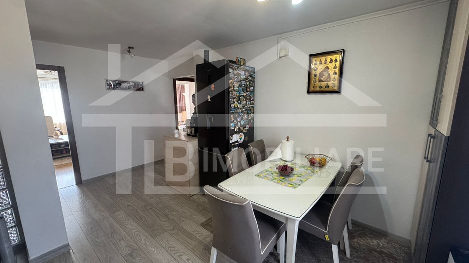 Apartament cu 3 camere, 70 mp, decomandat, Zona Diamant - Poză 10
