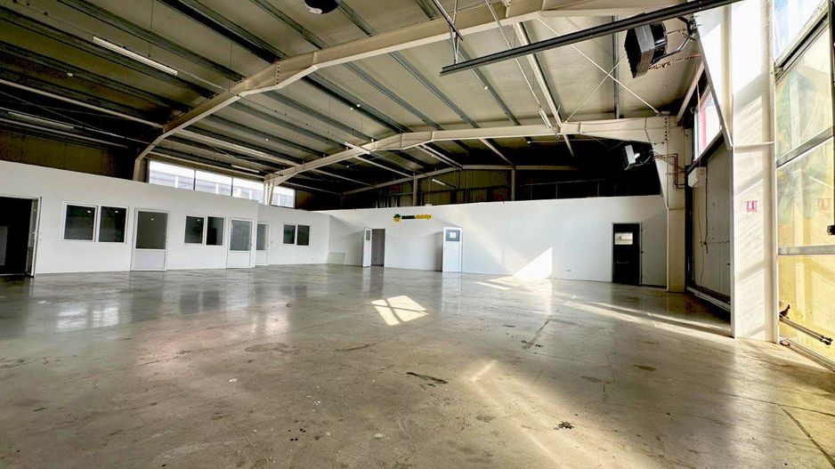 Hala mixta 800 mp de inchiriat – showroom, birouri, depozit – Arad - Poză 6