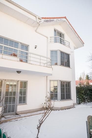 Pipera - Vilă modernă cu 4 dormitoare, curte generoasă și parcare subterană - Poză 13