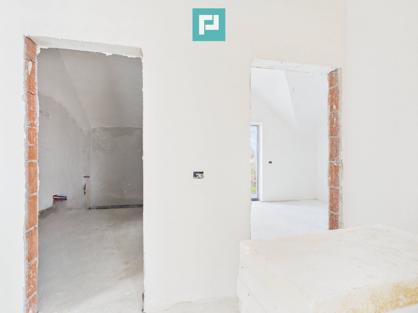 Duplex luminos 101 mp utili, teren 350mp în Covaci - Poză 26