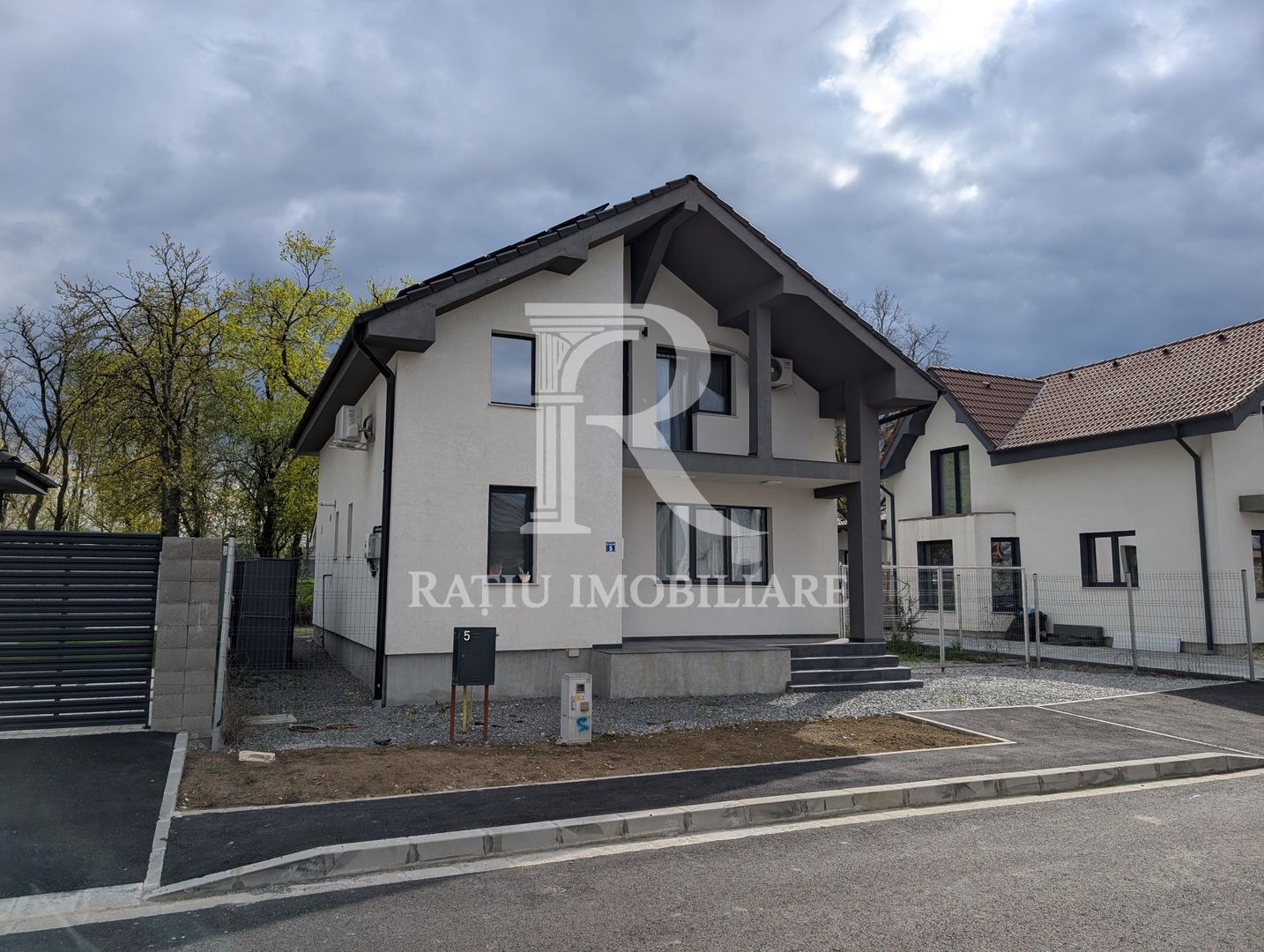 Casa cu 4 dormitoare | Cartierul Tineretului | Oradea - Poză 16