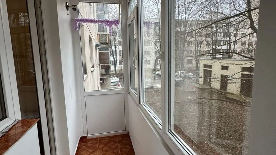 Apartament cu doua camere decomandat - Poză 5