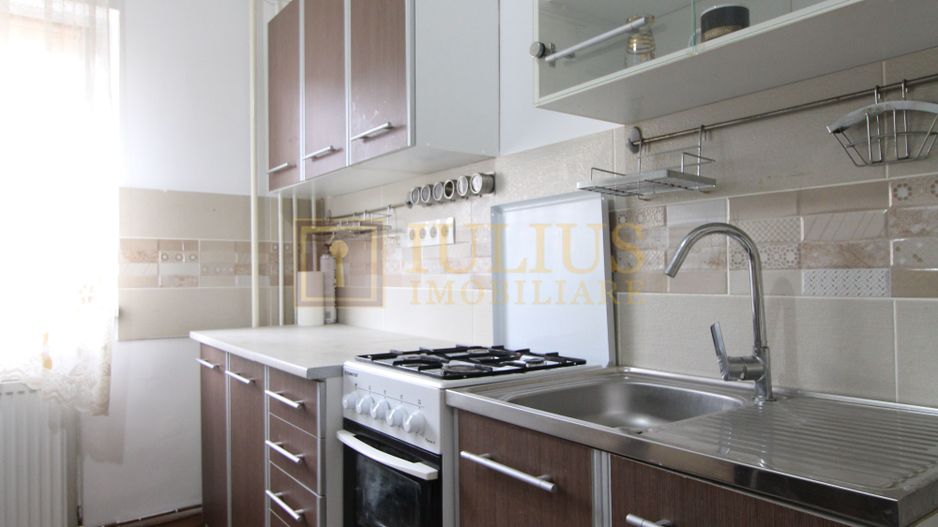 Zona Lipovei, 4 camere + 2 bai, centrala proprie - Poză 6