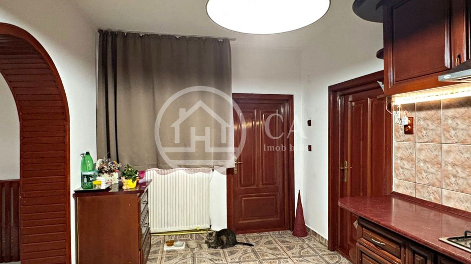 Casă de vânzare cu 4 camere si teren de 1000 mp in Salard, Bihor - Poză 10