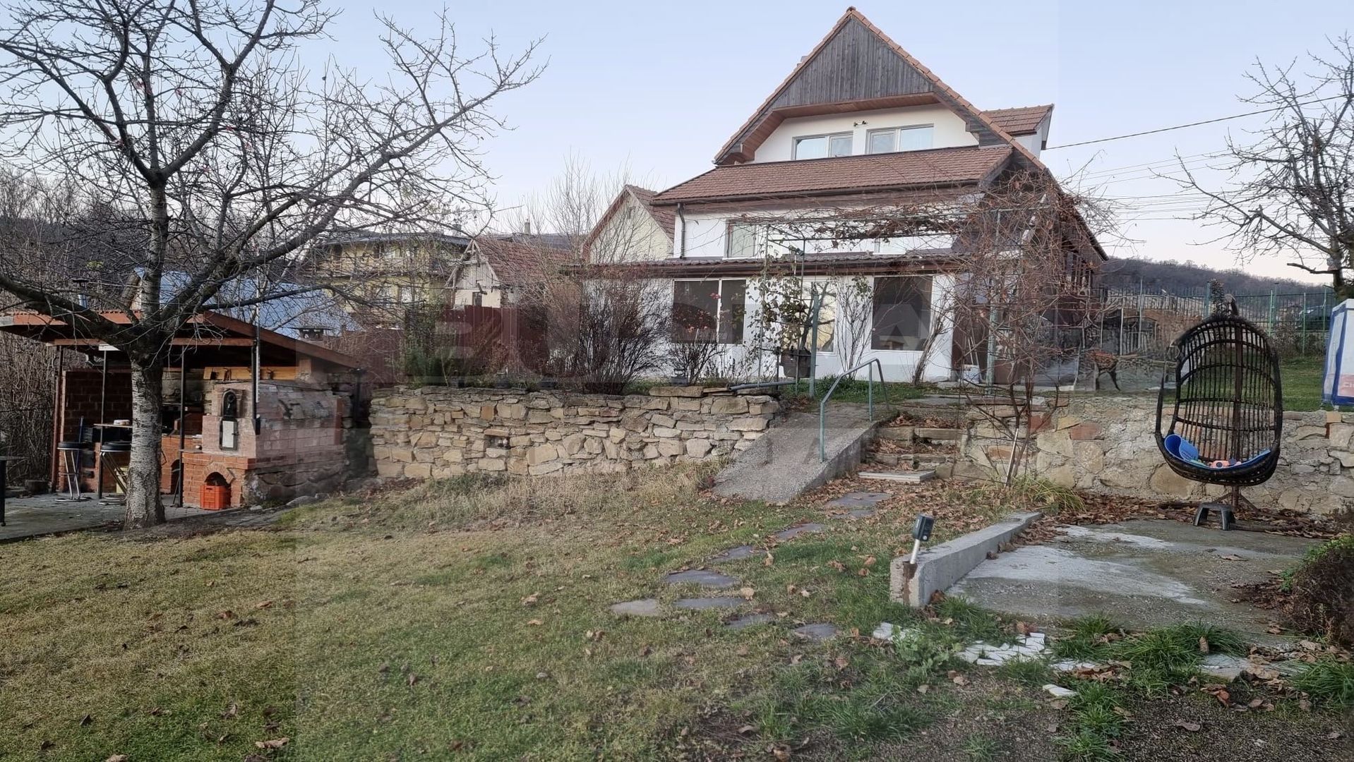 Casă spațioasă cu teren generos de 1000 mp in Dambul Rotund - Poză 13