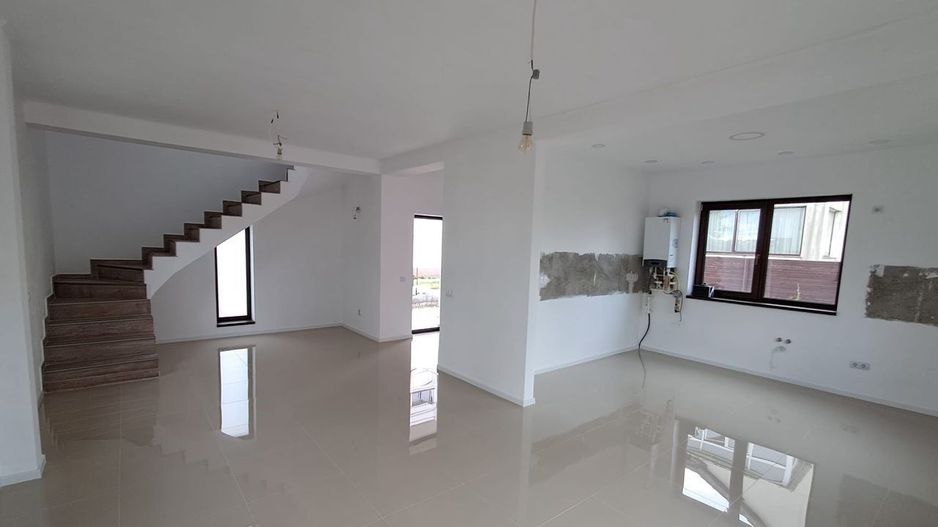 Vila nou P+1 | De vanzare | 4 camere | Otopeni-Odaile - Poză 1