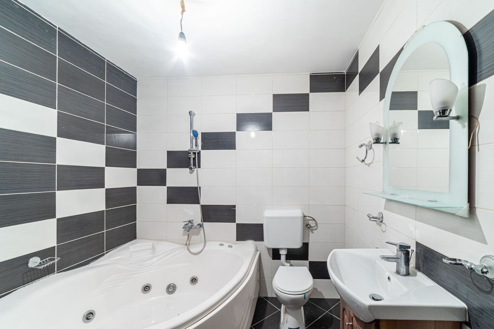 Apartament ultracentral la 1 minut de teatru - Poză 7