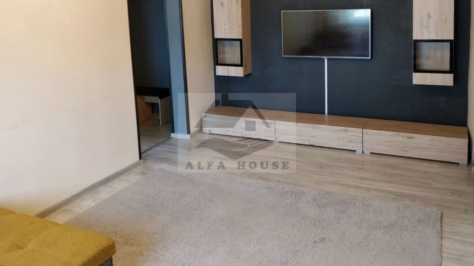 Apartament cu patru camere, zona Florilor-Craiter 80 mp - Poză 1