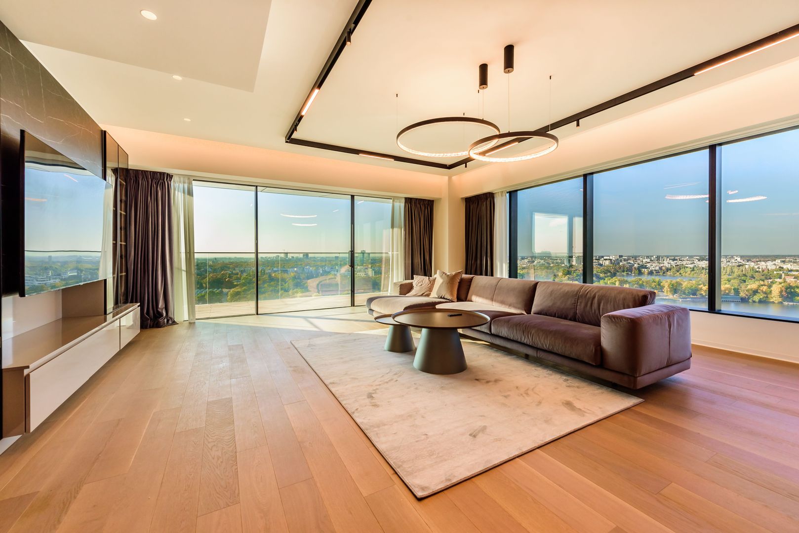 Apartament spațios de 5 camere în zonă exclusivistă, perfect pentru familie - Poză 1