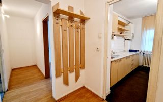 Vand apartament 2 camere decomandate in Cetate - Poză 1