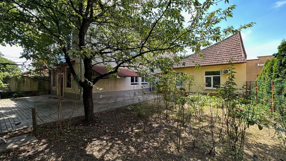 Proprietate compusă din 2 case - Poză 1