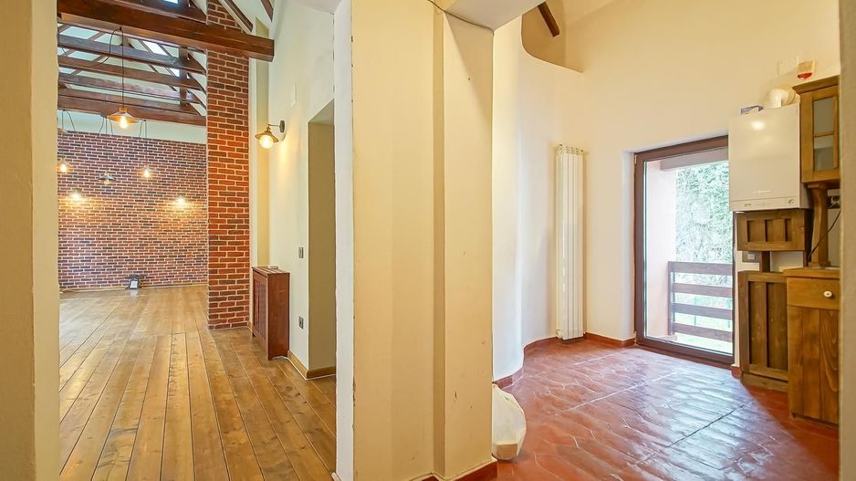 Casa de vanzare in centrul Brasovului - curte privata si pivnita - Poză 9