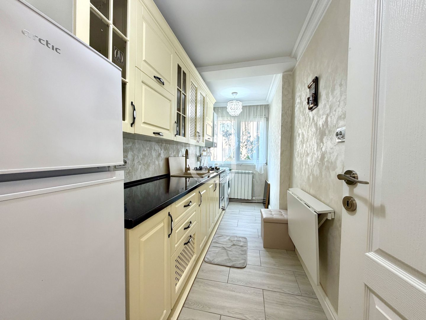 Garsoniera moderna 33mp, LUX ,mobilat si utilat - Poză 6