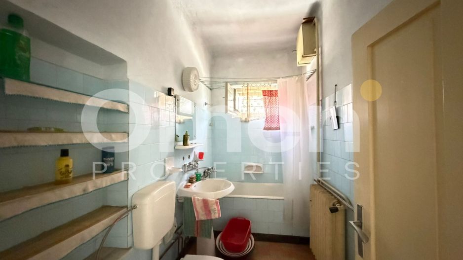 Casa de vanzare cu 446 mp teren si garaj, situata in zona centrala - Poză 9