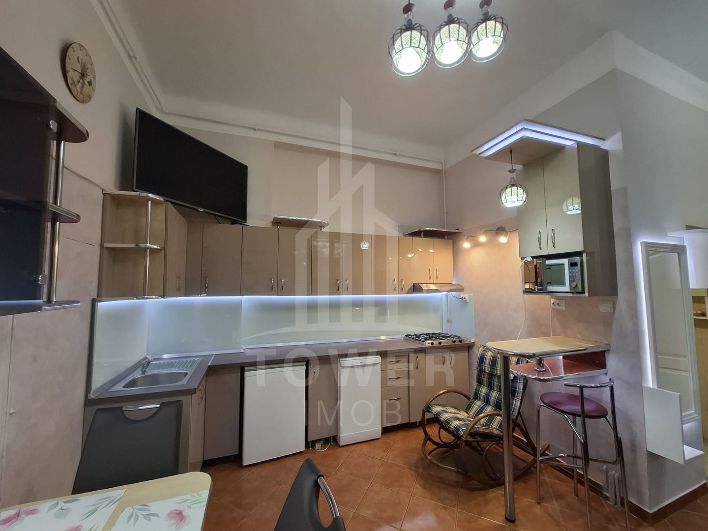 Apartament 3 camere la vila de închiriat - Poză 2